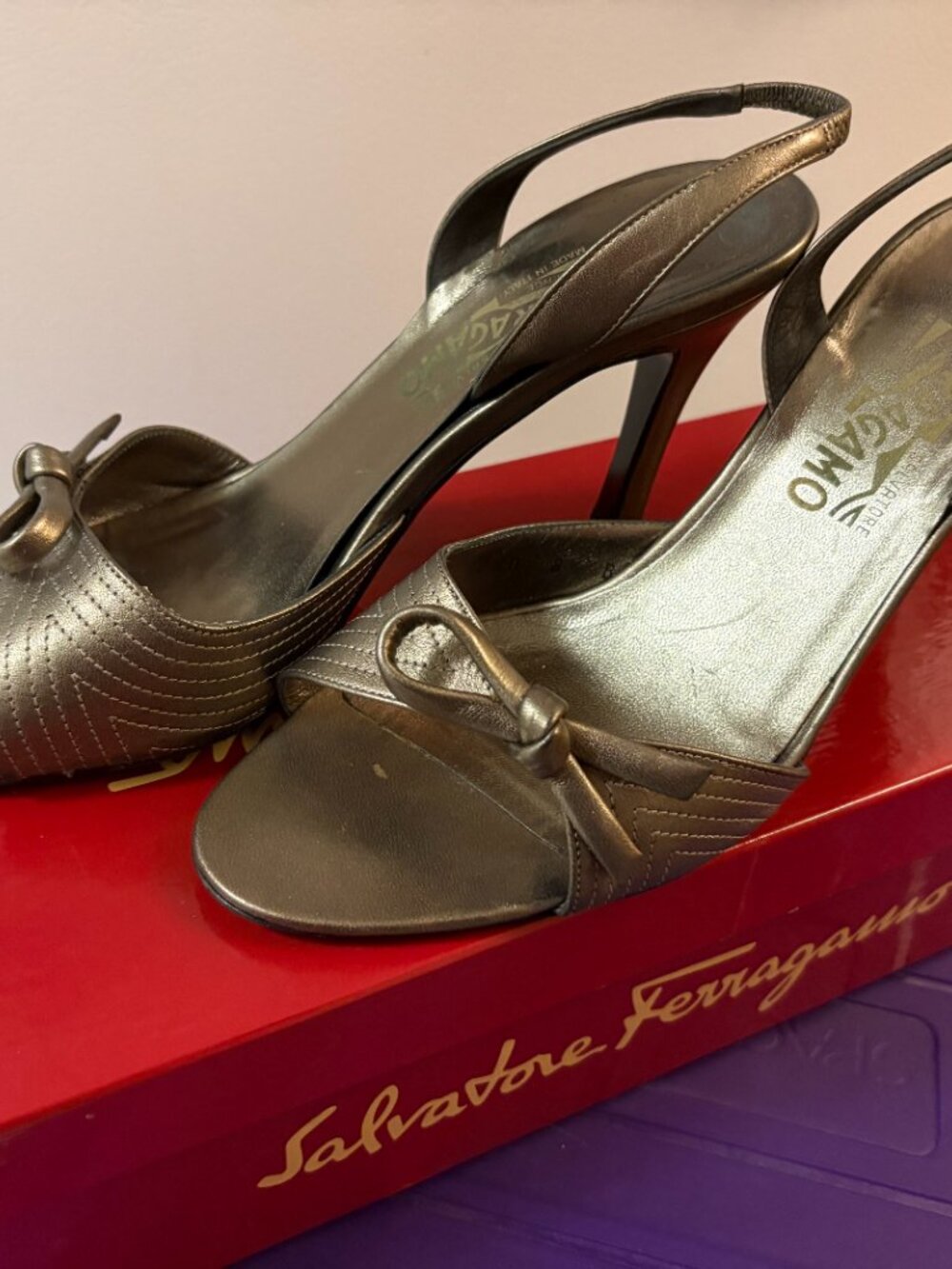 Salvatore Ferragamo Sheffield Metallic Slingback Sandals 8.5B - Picture 3 of 11